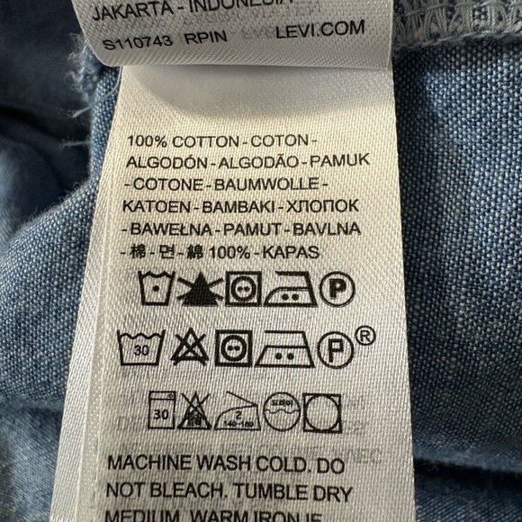 Levi's Women's Sleeveless Gracen Chambray Blue Button Up Cotton Blouse, Gathered - Picture 6 of 13